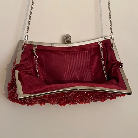 Small Red Beaded Bag - Picture 6 of 7